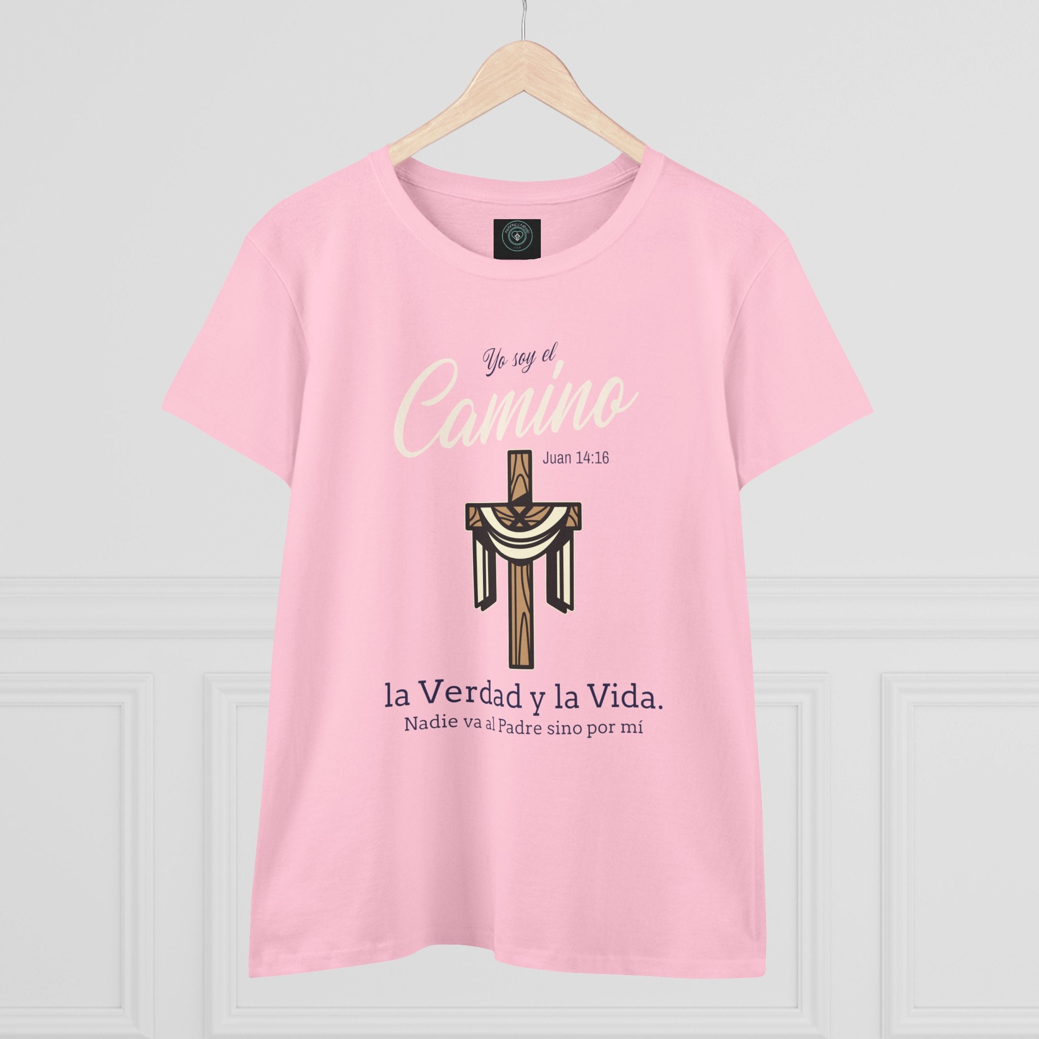 Women's Tee - "Yo soy el Camino, La Verdad y la Vida", Verso  biblico Juan 14:16 - Faithfully Hecho