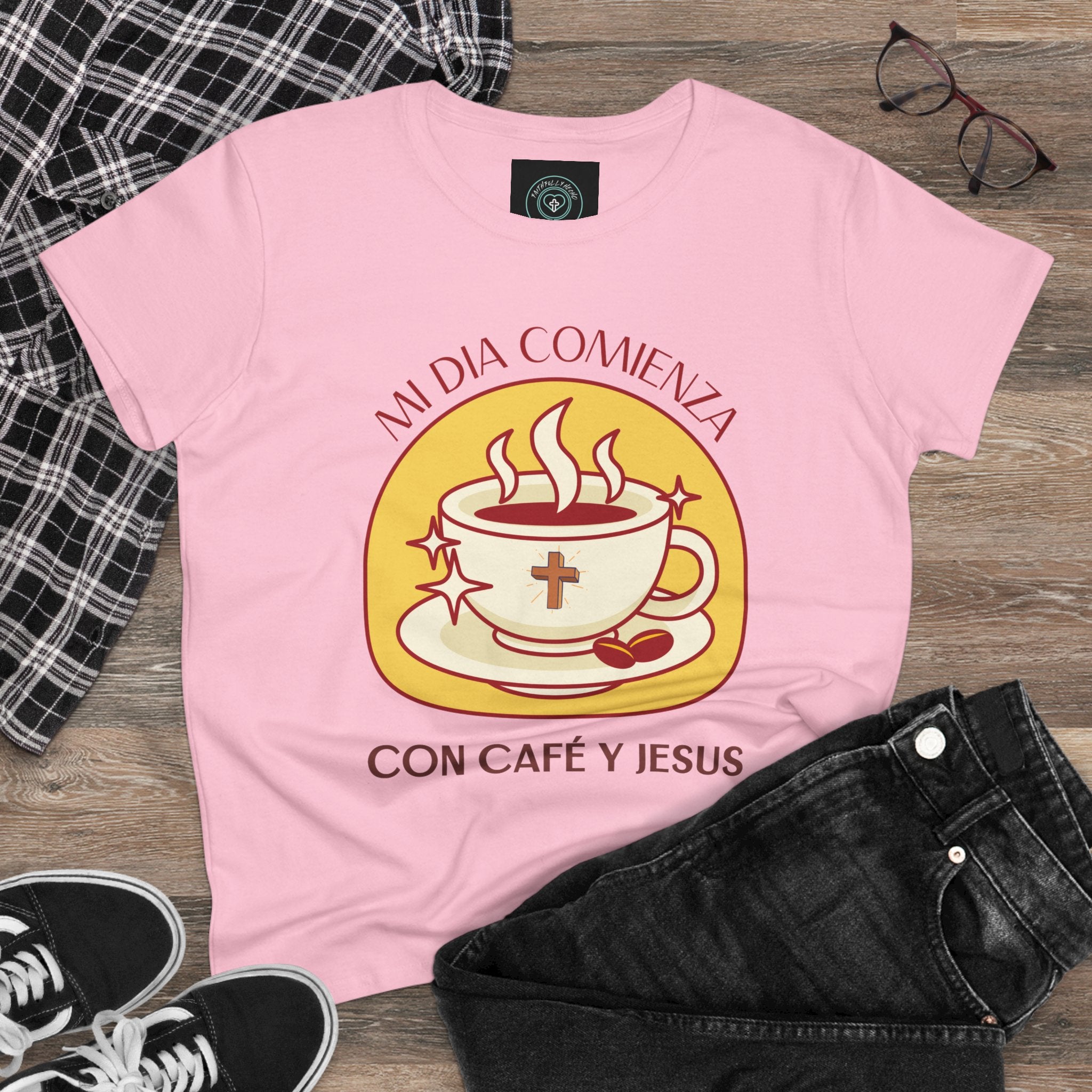 Coffee and Jesus Women's Tee, Casual Faith Shirt, Everyday Affirmation Top, Mi Dia comienza con cafe y Jesus Graphic Tee, Gift for Her
