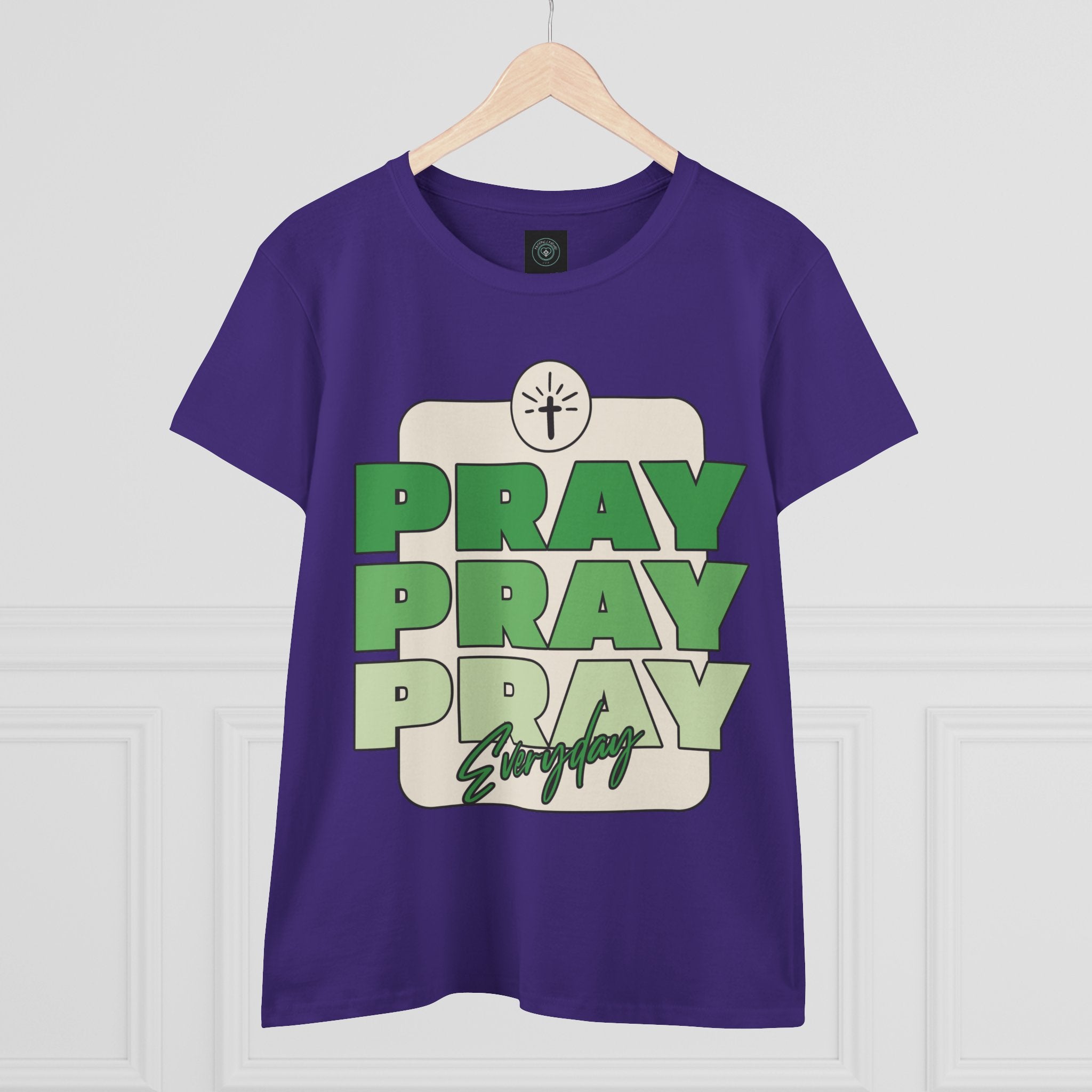 Pray Women's Tee, Casual Faith Shirt, Pray Everyday Top, Gift - Birthday - Christian Gift - Faithfully Hecho
