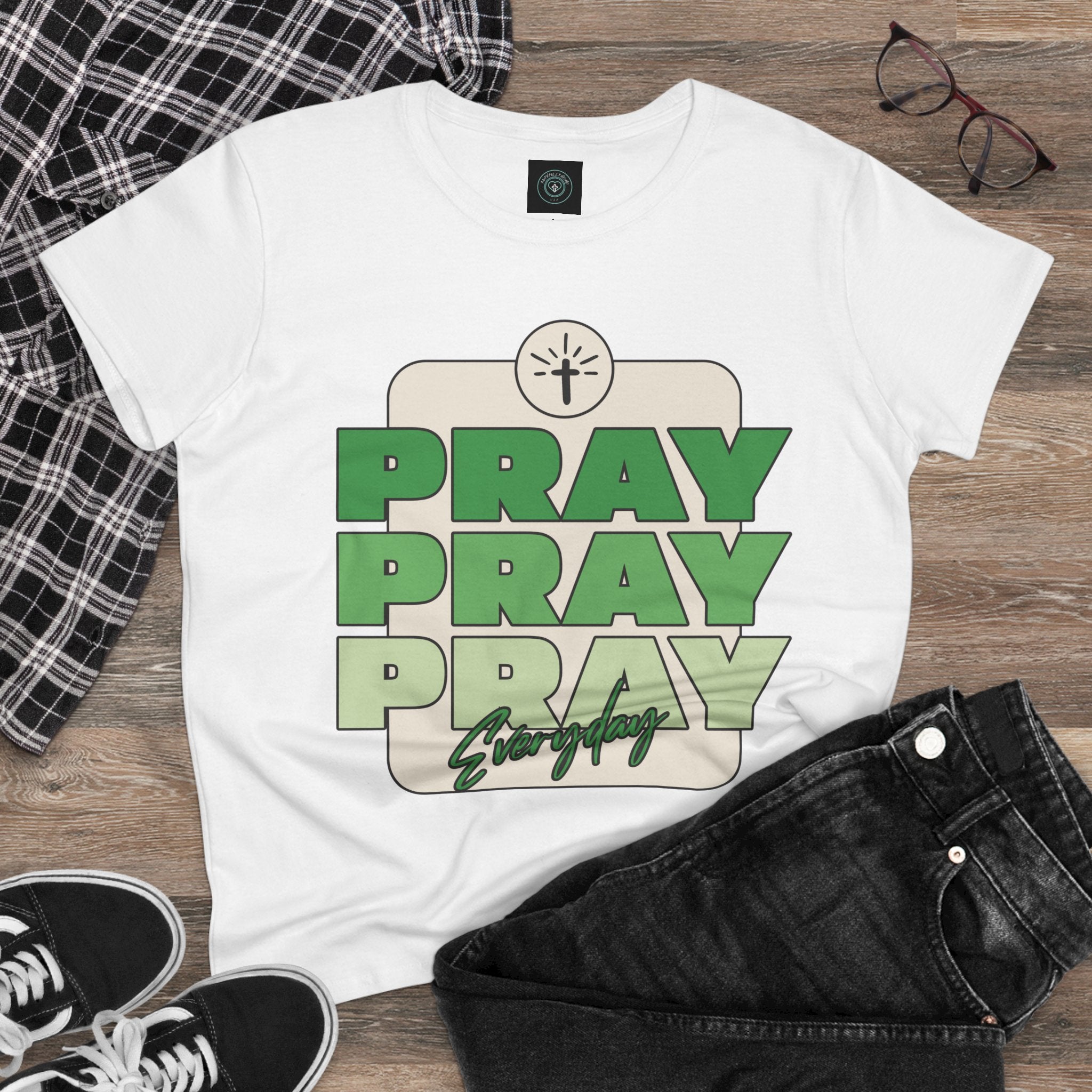 Pray Women's Tee, Casual Faith Shirt, Pray Everyday Top, Gift - Birthday - Christian Gift - Faithfully Hecho
